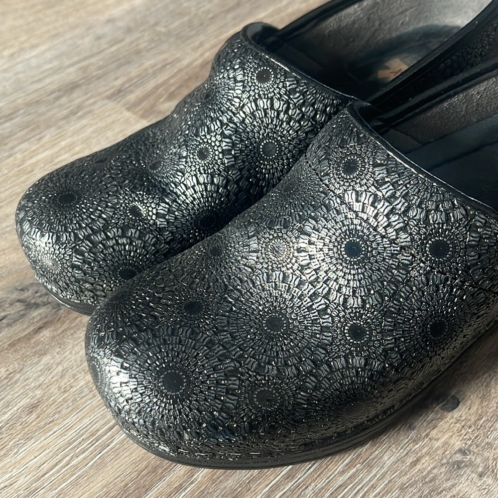 Dansko Clogs Size 37 ( US 6.5-7) - Picture 15 of 16